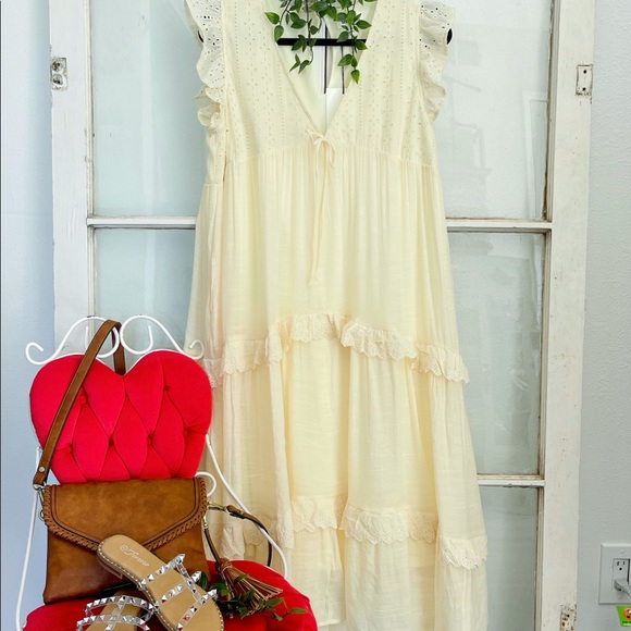 Buttercream Eyelet Dress - Picture 4 of 6